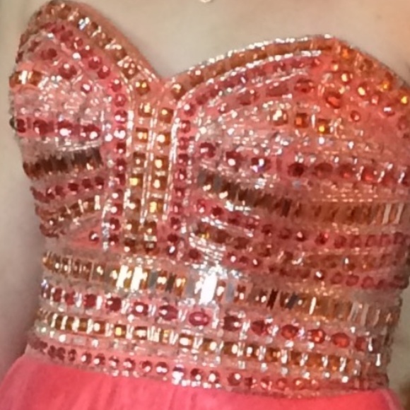 Prom dress - Picture 2 of 4